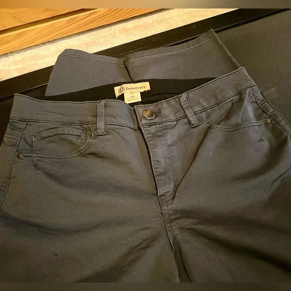Democracy brand gray jeans. USA size 14. Straight leg. - Picture 4 of 4